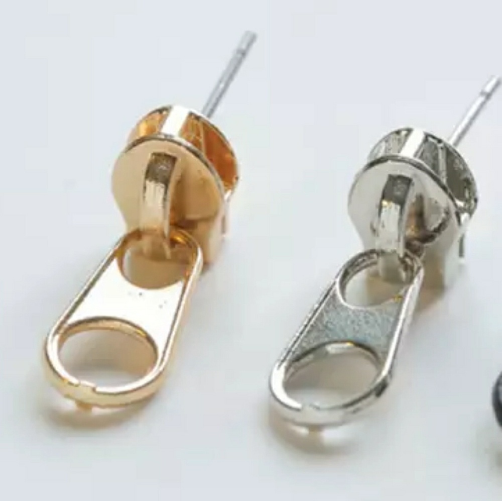 🦋NEW! Fun Gold or Silver Zipper Earrings - Picture 2 of 3